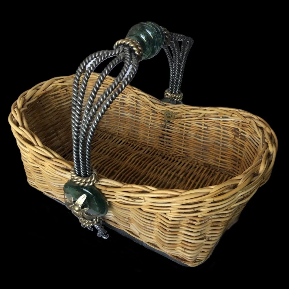 VTG Maitland Smith Wicker Basket 🍐💛🎩